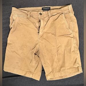 Men’s American Eagle Khaki Shorts Size 32